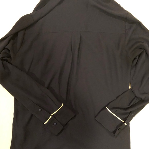 Express Women’s Blouse - Picture 2 of 3